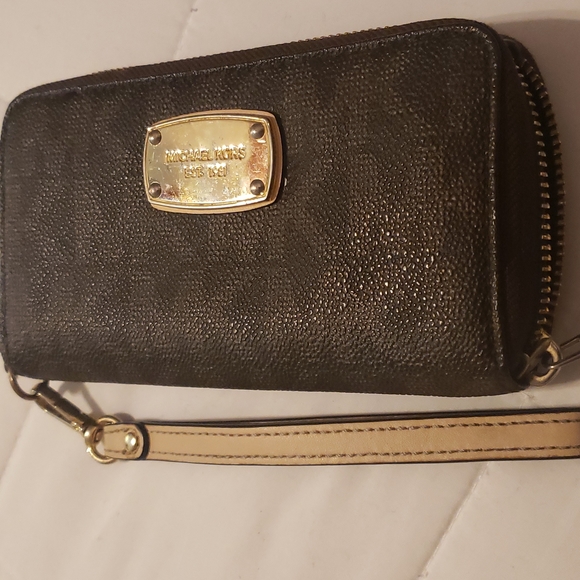 Michael Kors Wallet - Picture 9 of 9